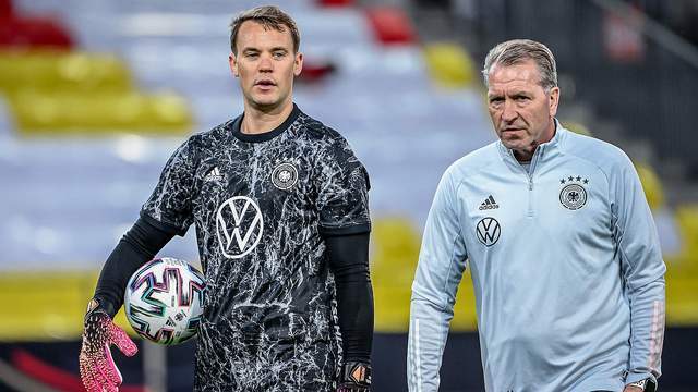 与巧妙的 与巧妙的