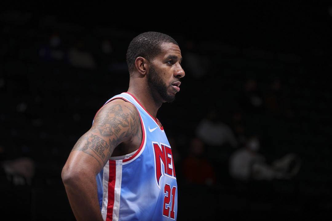 并在赛季末 并在赛季末